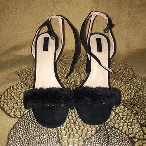 Black with fur strap heels